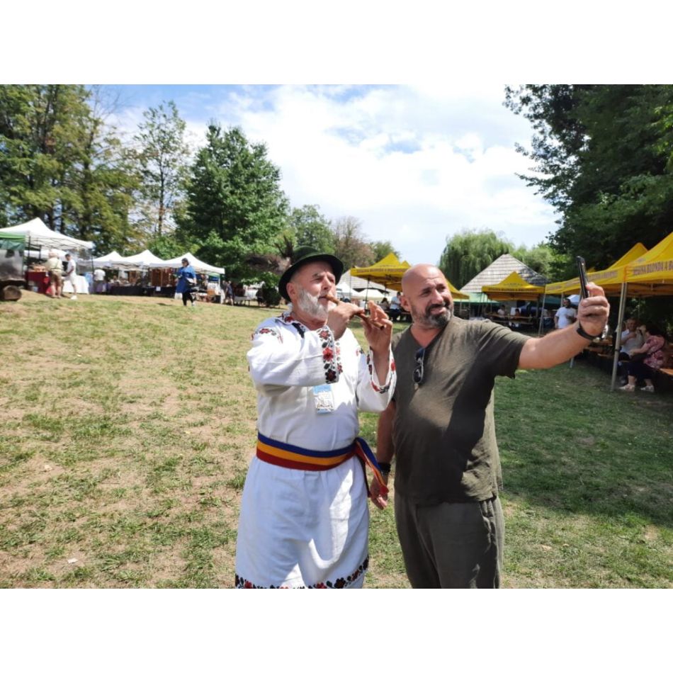 Cătălin Scărlătescu, despre cum sunt păcăliți românii la restaurantele de lux:Du-te în spate, la gunoi!