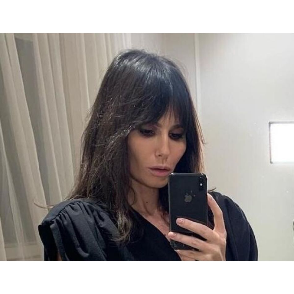 Dana Budeanu, imaginea care a șocat internetul! Cu picioarele desfăcute și o haină de blană, Budeanu și-a surprins comunitatea 