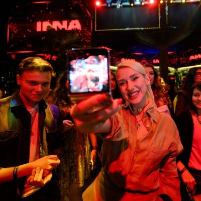 Join the Flip Side: Eveniment exclusiv care a schimbat percepția despre telefoanele mobile