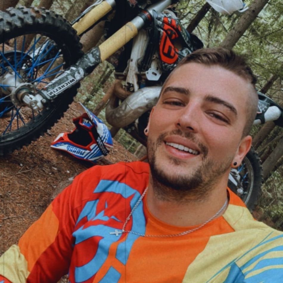 Dani Boy lovește din nou! După despărțirea de Maria, s-a cuplat cu ispita Mădălina, dar...a înșelat și ispita