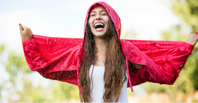 4 geci impermeabile pe care sa te bazezi toamna asta