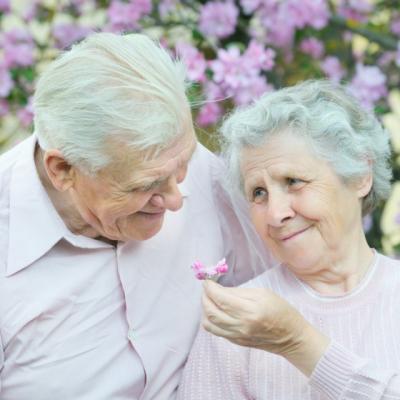 Acesti batranei serbau 35 de ani de la casatorie. Insa uite ce s-a intamplat
