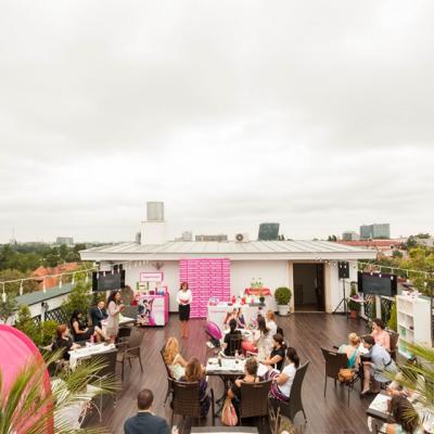 Tupperware - un business care de peste 60 de ani sustine dezvoltarea sociala si financiara a femeilor din intreaga lume