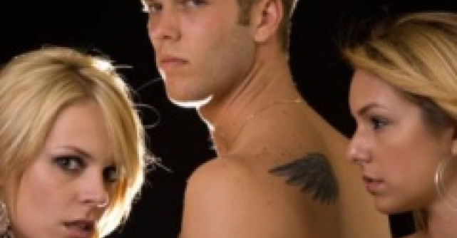 8 semne ca te insala