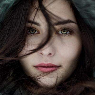 Rutina zilnică potrivită tenului gras cu tendință acneică