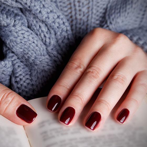 Lacuri de unghii cu aspect de gel