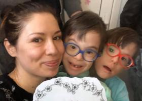 Cristina Bălan și-a retras gemenii de la școală. Ce are de reproșat artista sistemului educațional românesc?
