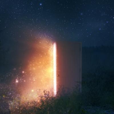 Mulțumește Universului pentru toate ușile închise. Așa te protejează de lucrurile care nu îți sunt destinate