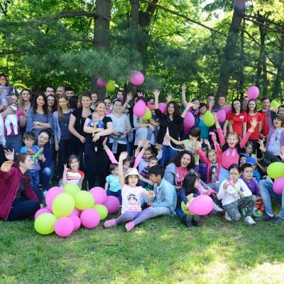 PPT Preturi Pentru Tine, impreuna cu voluntarii Asociatiei Touched Romania, au adus multe zambete pe chipurile a 65 de copii