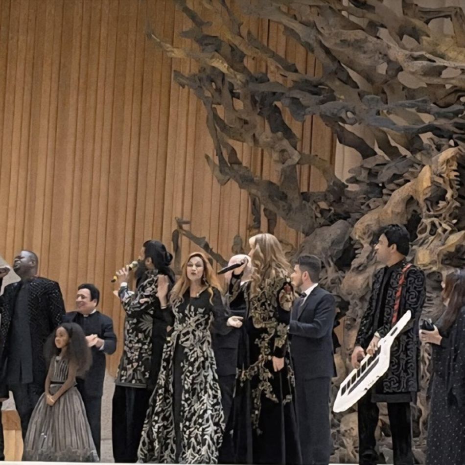 După succesul de la Bollywood, Iulia Vântur lansează prima piesă în România. SURPRIZĂ! Cui a dedicat artista această piesă?