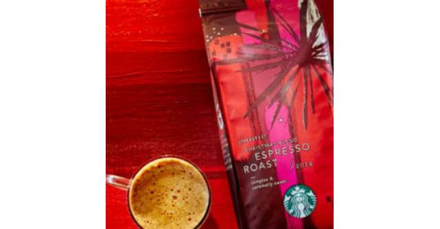 Vine Craciunul: Starbucks intampina reintoarcerea Paharelor Rosii