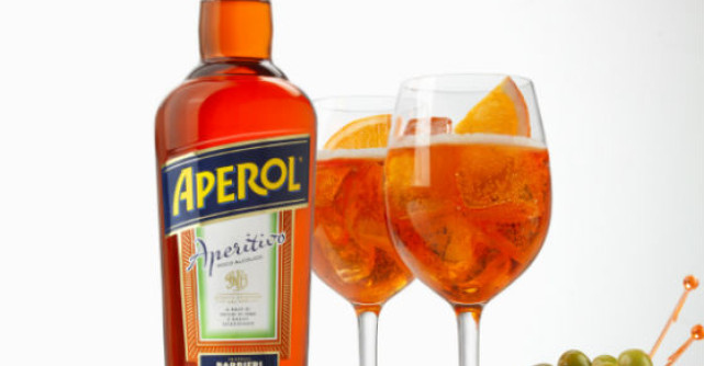 Craciunului tau ii lipseste stralucirea? Inveseleste petrecerea cu Aperol Spritz!