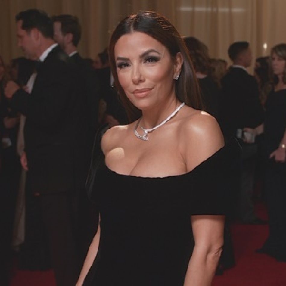 Emisiunea Live From E!: The Oscars este difuzată la E! luni, 11 martie, de la 22:00