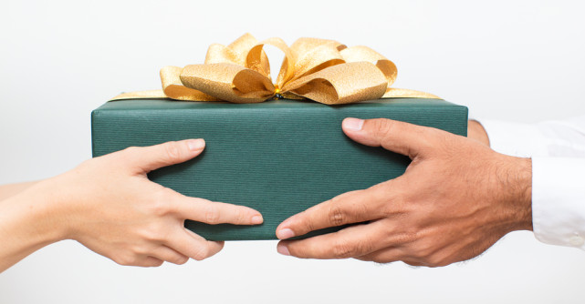 5 idei de cadouri simbolice potrivite în orice context