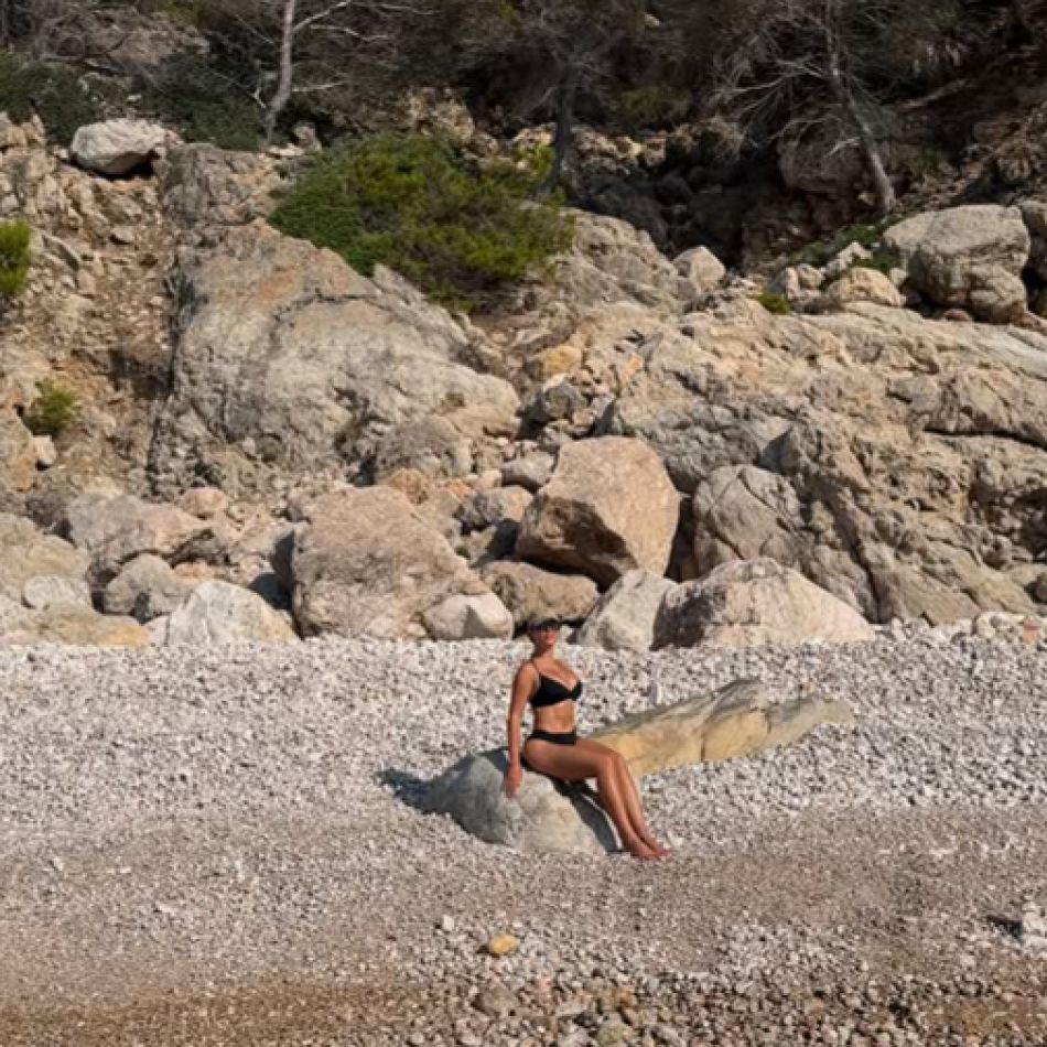 Georgina Rodriguez, mesaj pentru cei care i-au criticat corpul după apariția în costum de baie: Cine decide...
