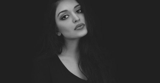 Nu facem troc cu iubirea, dar nu-mi cere să-ți dau totul, în timp ce tu nu ai nimic de oferit