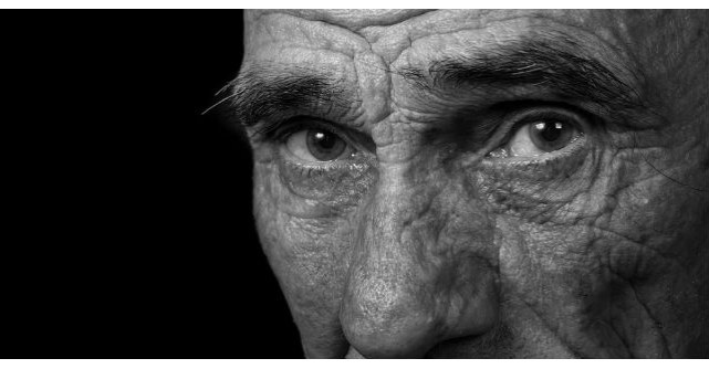 Lectie de viata: Un batranel de 80 de ani ii pune O INTREBARE fiului sau. Ce face acesta?