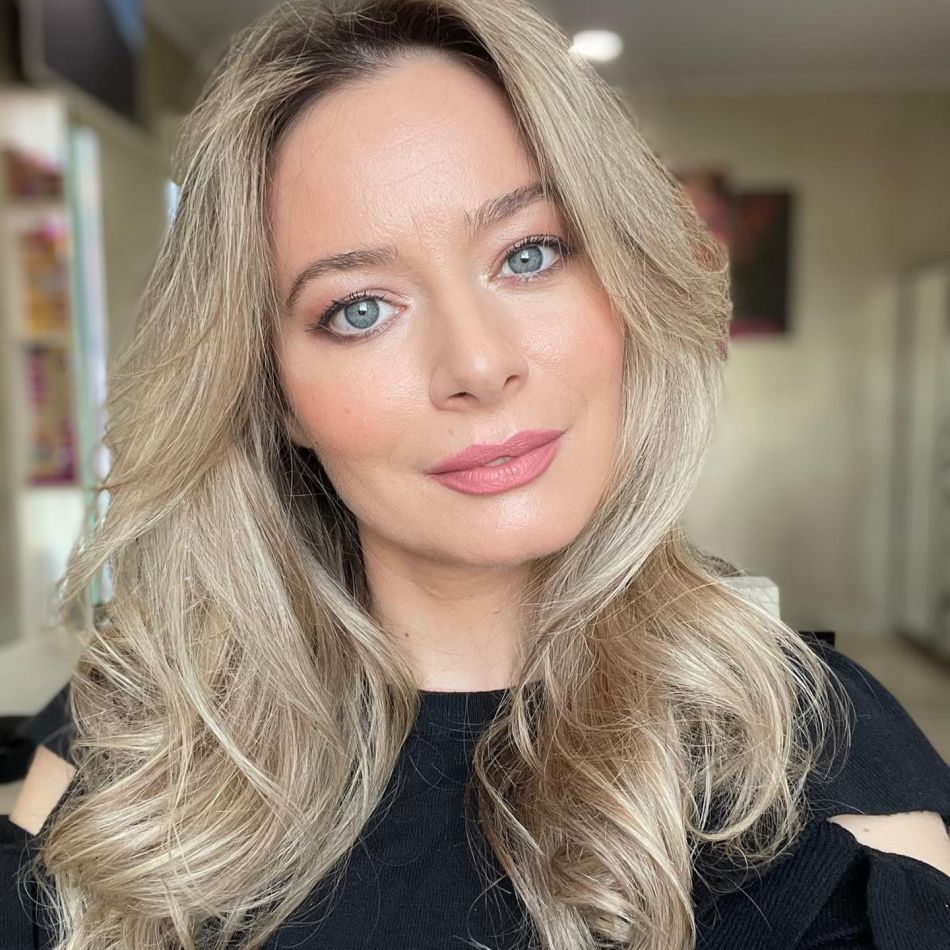 Laura Cosoi, emoționată până la lacrimi după ce a ajuns acasă cu bebelușa Nina. Surpriza pregătită de cele patru surori