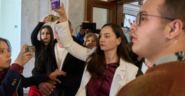 Video: Anamaria Gavrilă, scandal în Piața Universității: a râs de defectul lui Marian Ceaușescu și a stârnit revoltă online