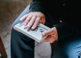 12 lucruri pe care oamenii, înainte să moară, își doresc să le fi făcut diferit