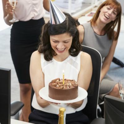 20 mesaje de La Mulți Ani pentru șefi