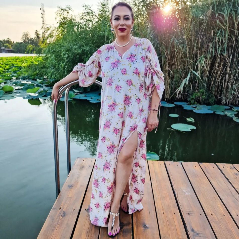 Oana Roman își începe cariera de profesoară! Din toamna, fiica lui Petre Roman le va preda copiilor bunele maniere