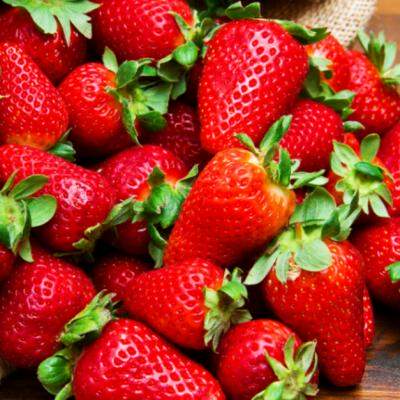 Masca de fata cu capsune face minuni pentru tenul tau