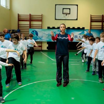 ”Învață să crești sănătos cu Bucovina!”. Îndemnul Cătălinei Ponor și al lui Carmen Brumă pentru elevii din București