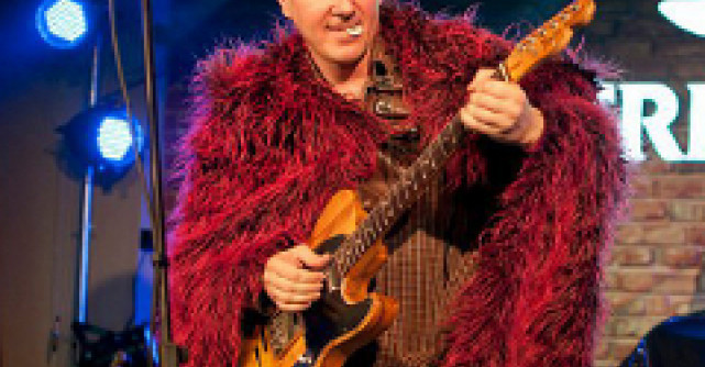 Chefuri si cantari la Clubul Taranului, cu Les Films de Cannes a Bucarest