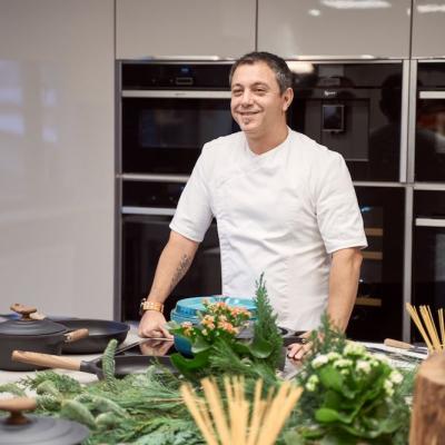 Chef Sorin Bontea semnează Taste of Home, noua linie de gătit Cooking by HEINNER 