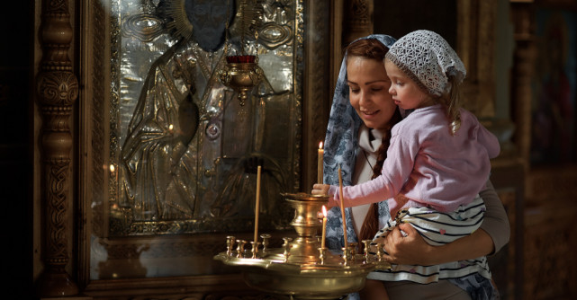 Sfantul Ștefan, sărbătorit pe 27 decembrie. Peste 500 de mii de români își sărbătoresc ziua numelui