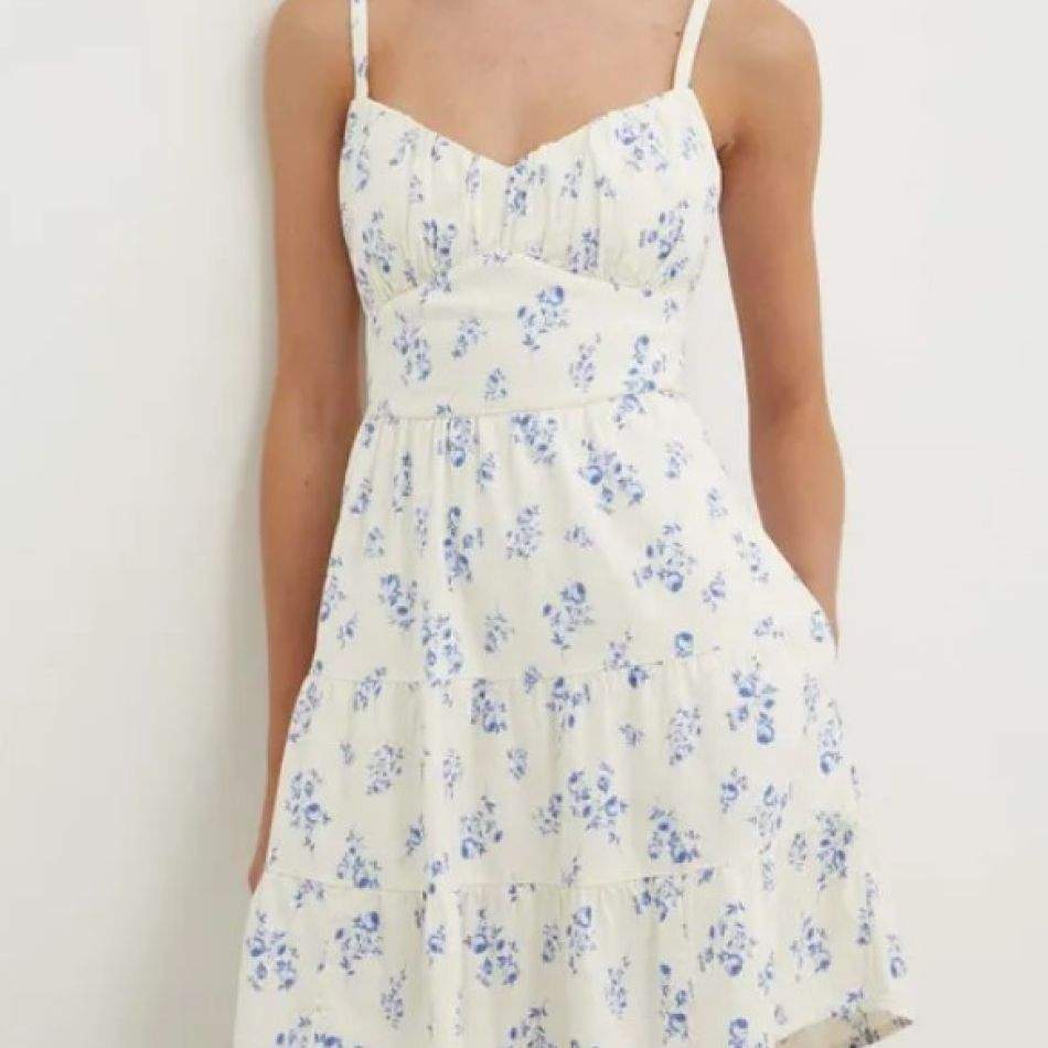 15 piese vestimentare din in, esențiale pentru a-ți lăsa pielea să respire pe timp de vară