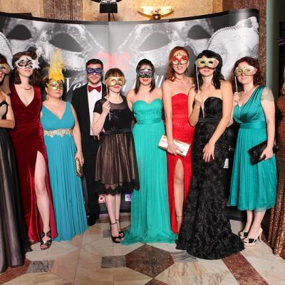 Galerie foto: Cu sau fara masca, iata ce au purtat vedetele la Balul Venetian!