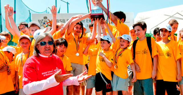 Tinerii sunt incurajati in activitati sportive