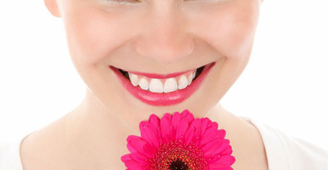 Vrei sa-ti albesti dintii? Iata 8 lucruri despre care nu stiai