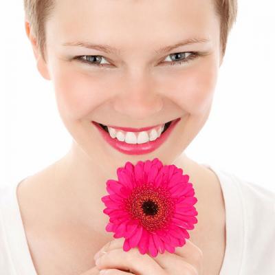 Vrei sa-ti albesti dintii? Iata 8 lucruri despre care nu stiai