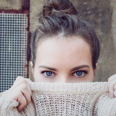 Tehnica simpla si rapida de masaj facial cu efect de lifting pe care sa o realizezi dimineata