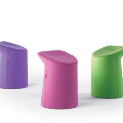 20 de taburete si poufuri