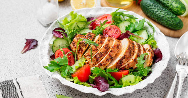 Câte calorii are pieptul de pui? Gătit la grătar, fiert sau la cuptor