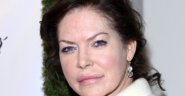 Lara Flynn Boyle, actrița din „Twin Peaks”, este de nerecunoscut