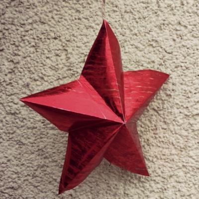 Video: Cum sa faci o steluta decorativa 3D?