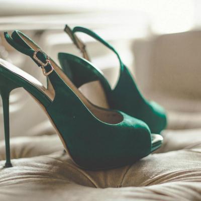 Sandale cu toc kaki: de la casual la eleganta