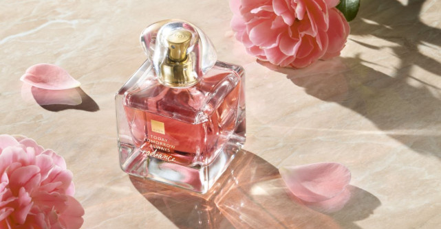 Avon lansează parfumul TTA Radiance cu Rose Absolute.  80% dintre femeile care l-au testat l-au asociat cu un parfum premium