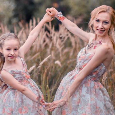 Celebrăm femeia cu seturi de îmbrăcăminte mamă și fiică adorabile!