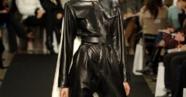 Jane Fonda, pe catwalk la 73 de ani