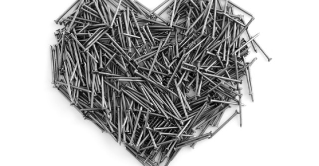 SEMNELE. Cum sa iti dai seama daca esti intr-o relatie cu un Narcisist