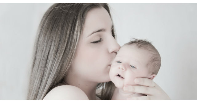 Esti prea tanara pentru a avea un copil. Oare chiar asa sa fie?