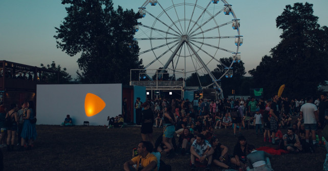 Zalando aniversează 2 ani în România prin parteneriatul cu Electric Castle 