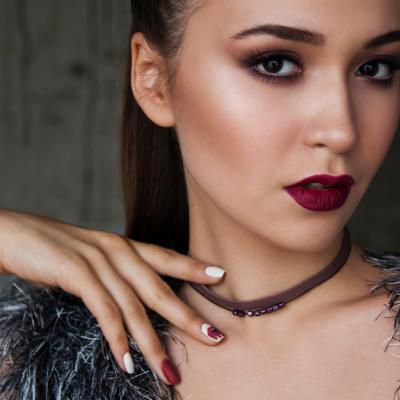 4 haine de blana de purtat peste lenjeria intima de Vday