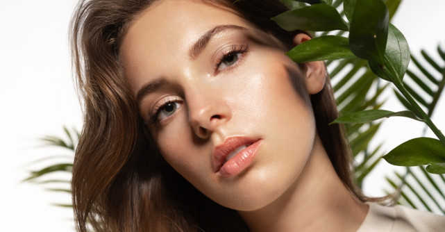 Machiajul natural descris în 7 paşi uşor de urmat